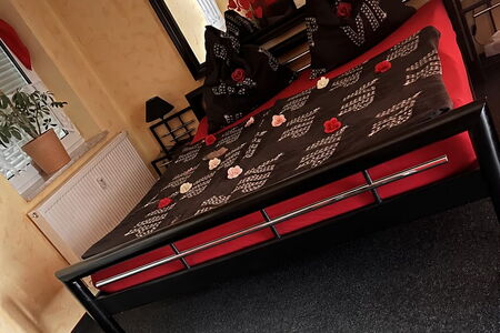 Liebesnest Bett